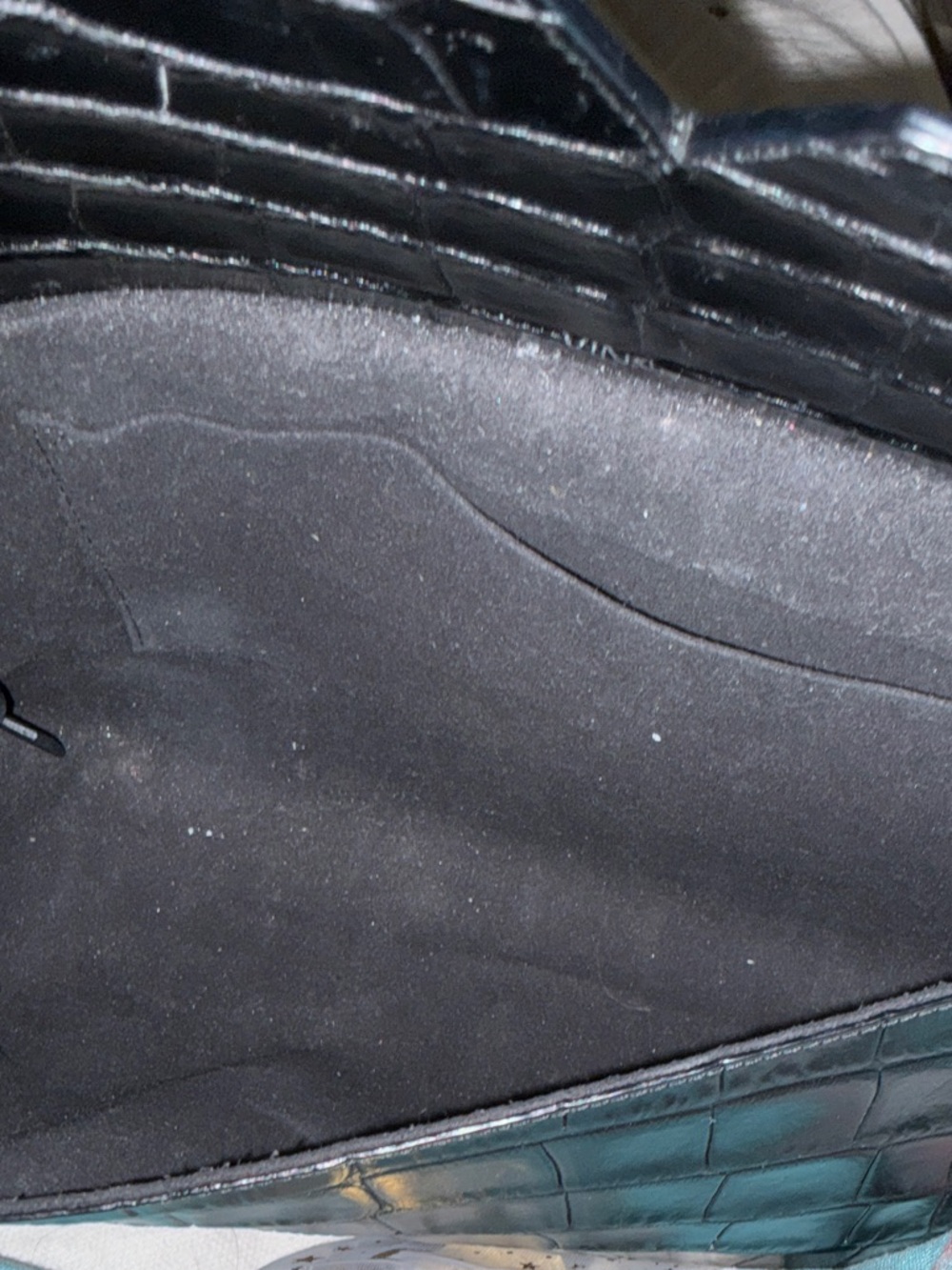 NWOTVince Camuto Black Croc-Embossed Shoulder Bag with Gold Chain Strap - Picture 7 of 7